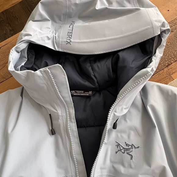 NWT ARC’TERYX Beta Insulated Coat, Size Small - Picture 4 of 6